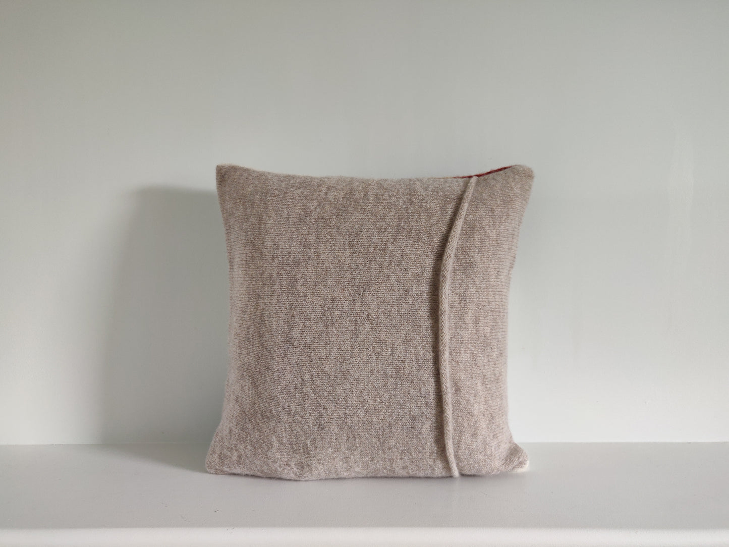 Gentle slope 70s cushion cover