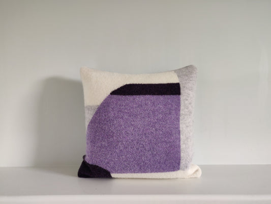 Gentle slope Lilac cushion cover