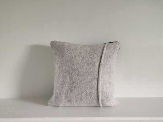 Gentle slope Lilac cushion cover